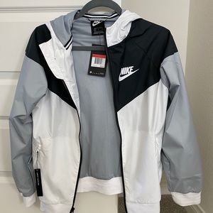 Nike boy windbreaker sz-L